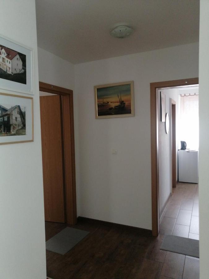 Appartement Sobe Pri Rozi à Postojna Extérieur photo